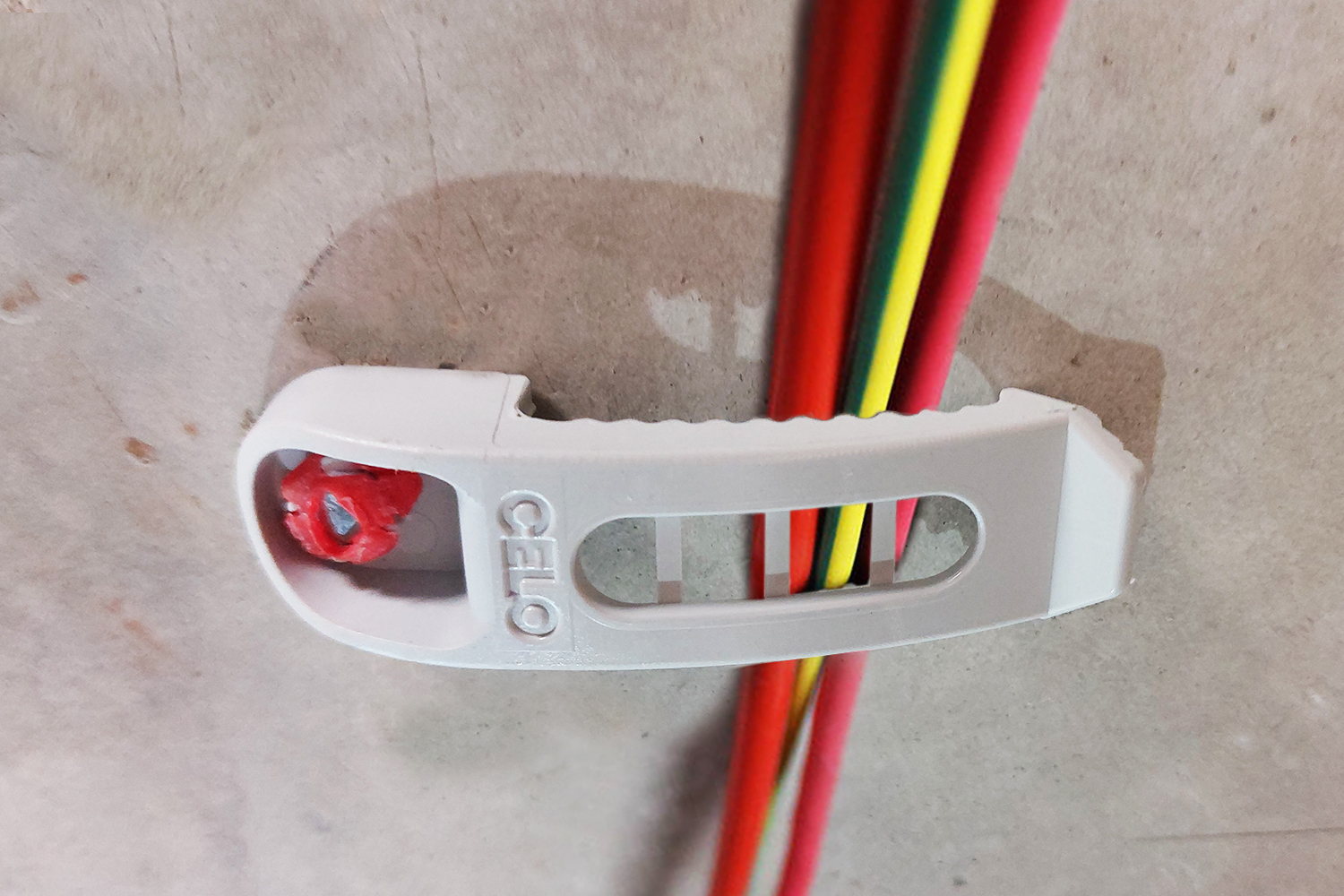 Pinza Multicalbe NCC - Elemento de fijación para pistola de clavos