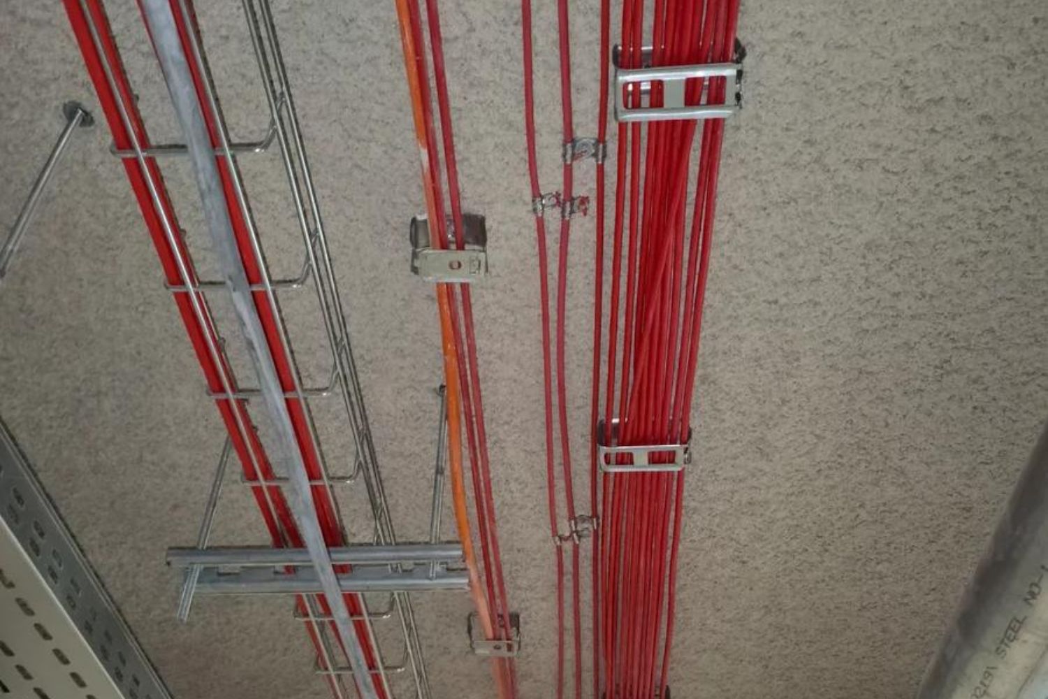 Imagen de aplicación 5 del soporte metálico para agrupación de cables CHS